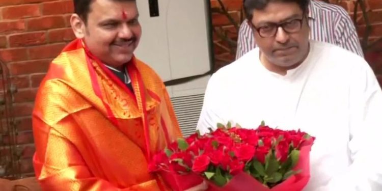 बेस्ट पतपेढी निवडणुकीनंतर दुसऱ्याच दिवशी राज ठाकरेंची ‘वर्षा’वर फडणवीसांशी गुप्त चर्चा!