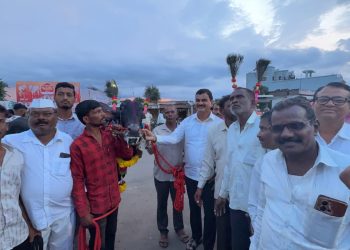 स्वतः शेतकरी असलेल्या कृषी मंत्री दत्तात्रय भरणे यांनी भरणेवाडीत गावकऱ्यांसोबत साजरा केला बैलपोळा!