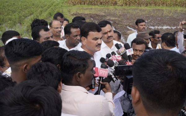 “शासन तुमच्यासोबत ठाम उभं आहे, चिंता करू नका” – कृषीमंत्री दत्तात्रय भरणे.