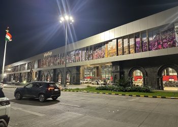 नेत्याच्या बॅगेत सापडले रिव्हॉल्वर; पुणे विमानतळावर खळबळ!