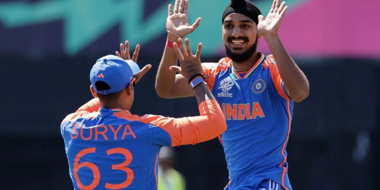 सुपर ओव्हरआधी सूर्यकुमार यादवने काय सांगितलं अर्शदीपला?