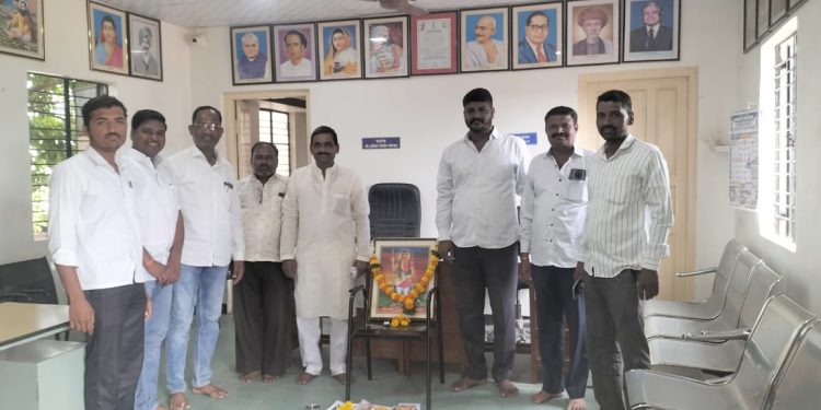 ग्रामपंचायत झारगडवाडी येथे आद्य क्रांतिवीर राजे उमाजी नाईक यांची जयंती उत्साहात साजरी!