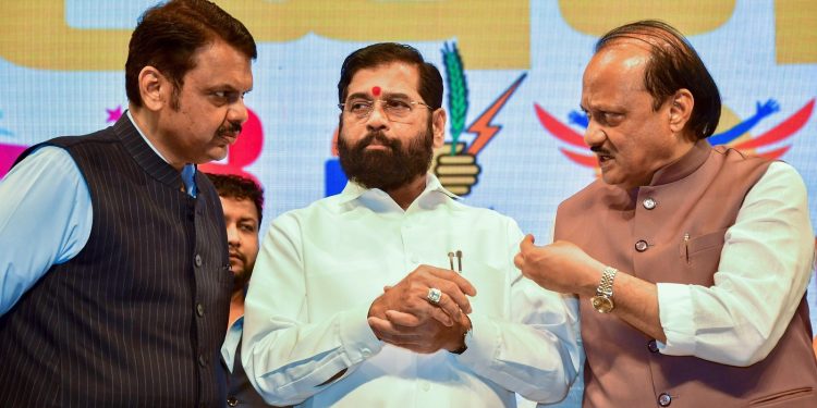 मोदींच्या कार्यक्रमावेळी घायवळ प्रकरण चर्चेत आलं!