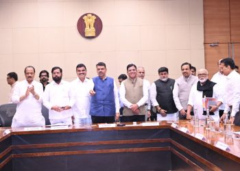 नानाजी देशमुख कृषी संजीवनी प्रकल्पाच्या दुसऱ्या टप्प्यासाठी लाभाच्या उपक्रमांचा मुख्यमंत्री देवेंद्र फडणवीस यांच्या हस्ते शुभारंभ