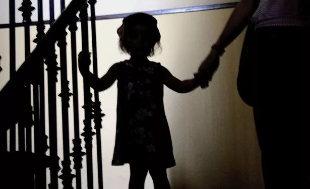 मामा-मामीकडून पाच वर्षांच्या चिमुकलीची फक्त 90 हजारांसाठी विक्री!