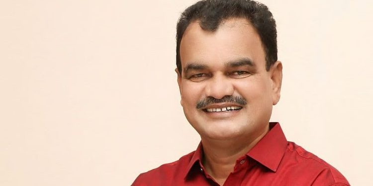 “आंबा, काजू, संत्रा पिक उत्पादक शेतकऱ्यांना पुनर्रचित हवामान आधारित फळपीक विमा योजनेत भाग घेण्यासाठी मुदत वाढ” : कृषी मंत्री दत्तात्रय भरणे